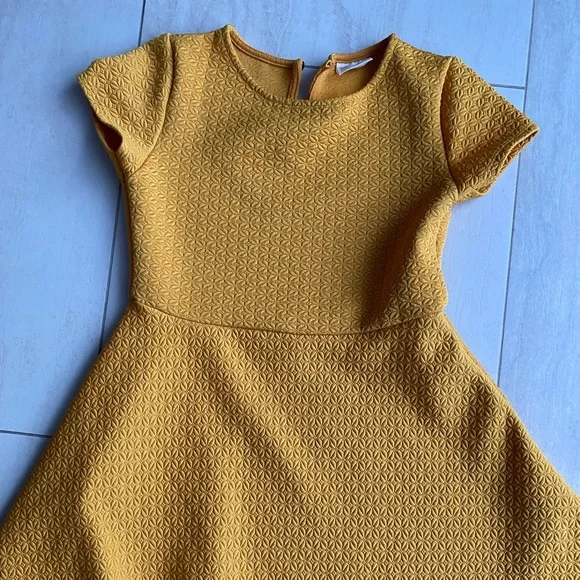 Zara girls dress in mustard yellow - Picture 2 of 4